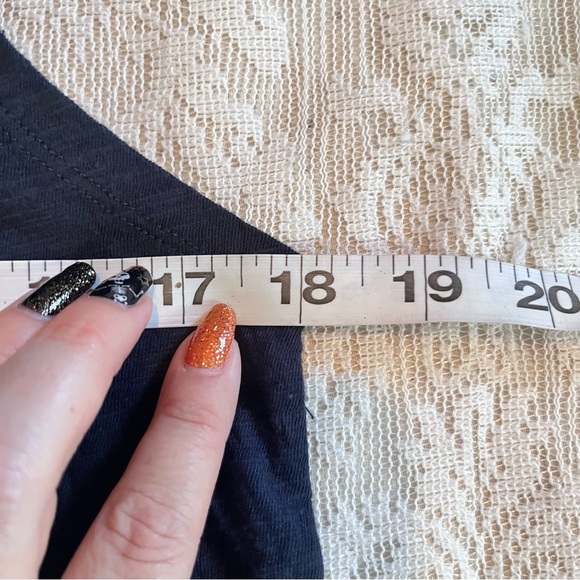 Vuori women’s navy sunset tank - Picture 8 of 9